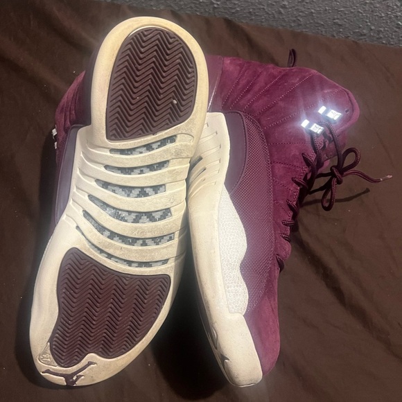 Purple High-Top Sneakers with Textured Design Retro 12 Men size 13 preowned - Picture 3 of 7